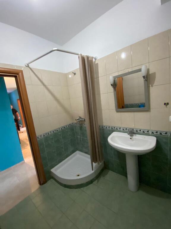 Jepet apartament 2+1+2 me qera ne Astir.