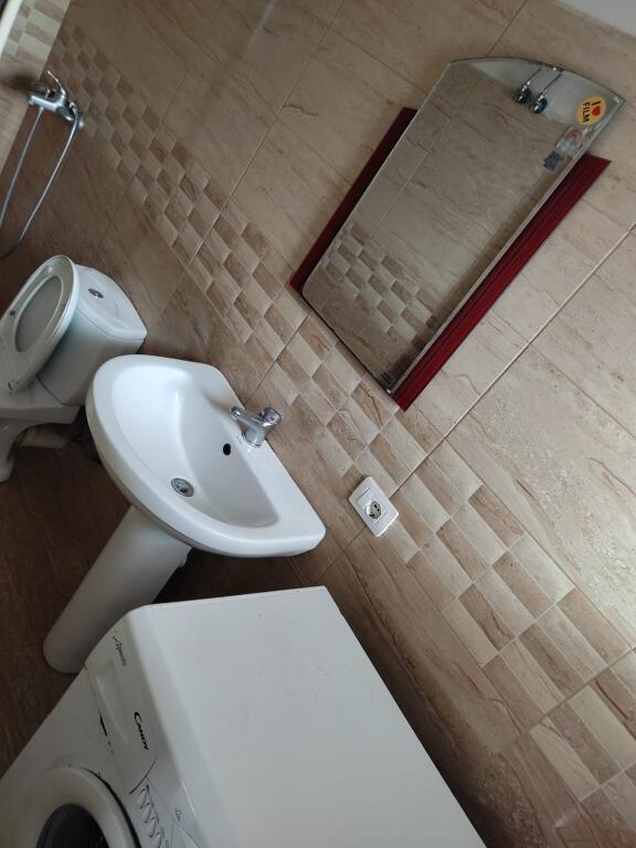APARTAMENT 1+1. ISH TREGU ELEKTRIK