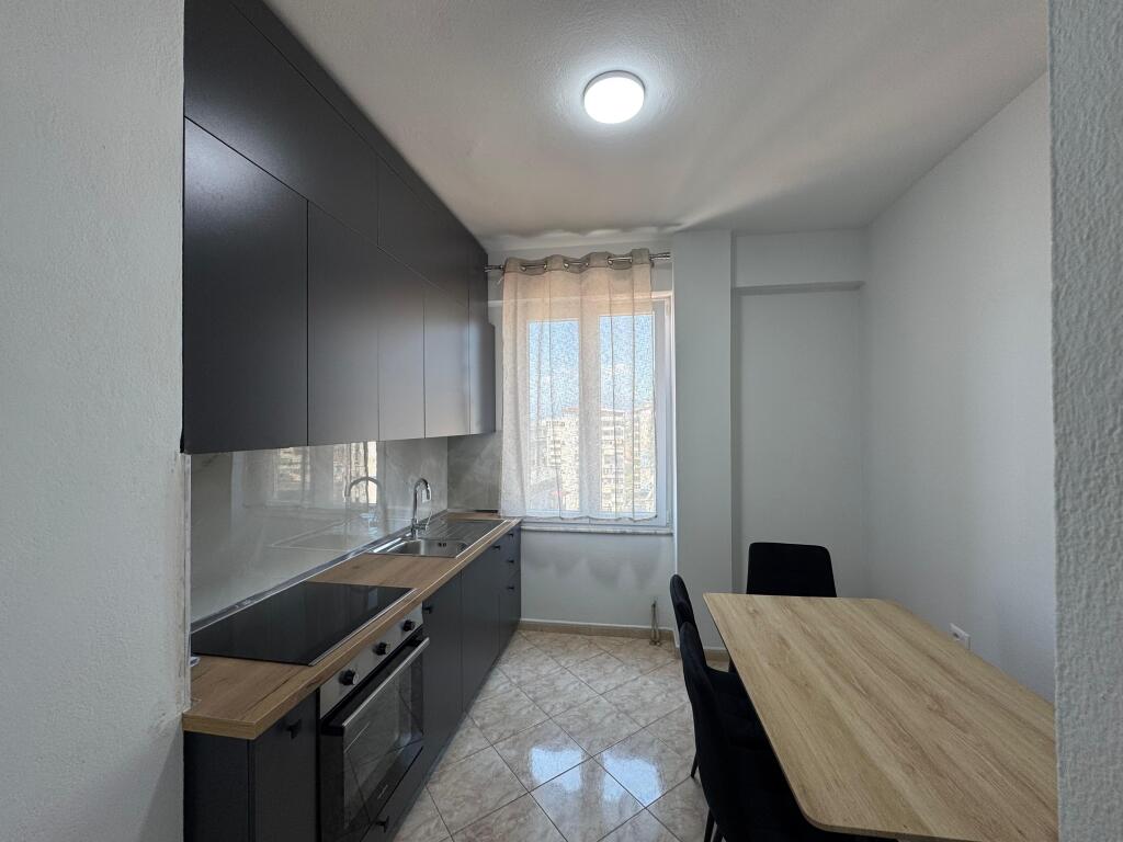 1+1 apartment for rent at Komuna e Parisit