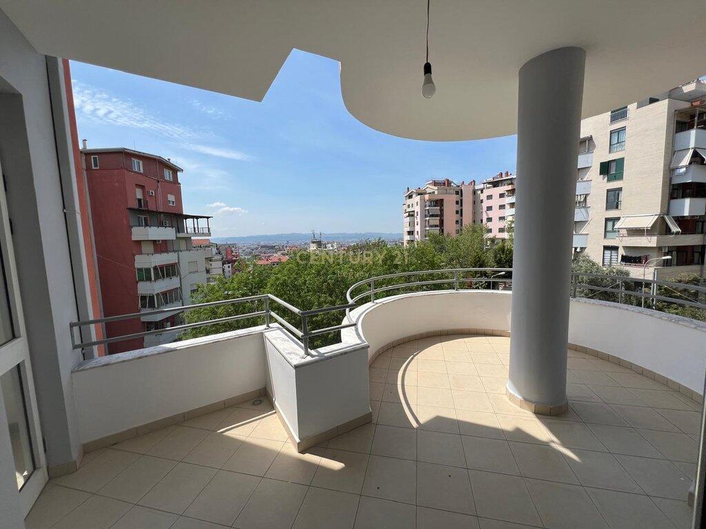 For sale 1+1 apartment in Fresk Rr e Teleferikut!!