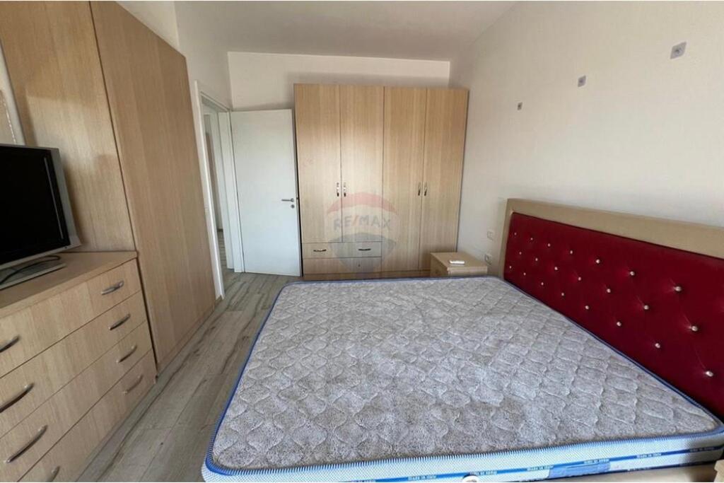 Shitet Apartament 3+1 + Post Parkimi tek Ali Demi!