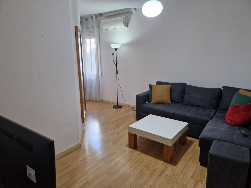 In Affitto Appartamento 1+1+1 Balcone