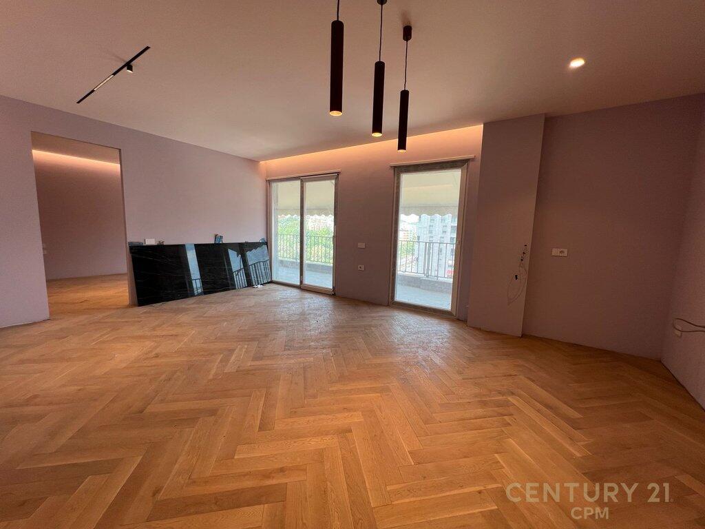 Apartament 2+1+2 për shitje tek Kompleksi Dinamo!
