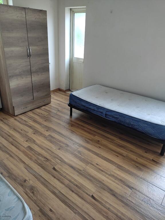 APARTAMENT 1+1. ISH TREGU ELEKTRIK