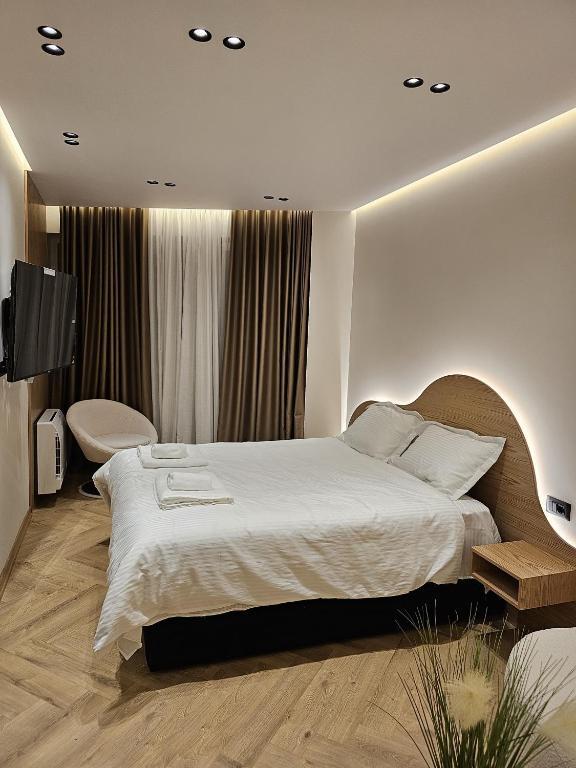 Apartament Me Qera 1+1 Tek Komuna e Parisit (ID B2101160) Tirane.
