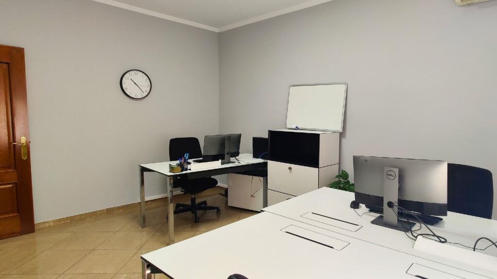 Near RTSH, Themistokli Germenji St., an apartment for rent for offices, 3+1+2, Empty