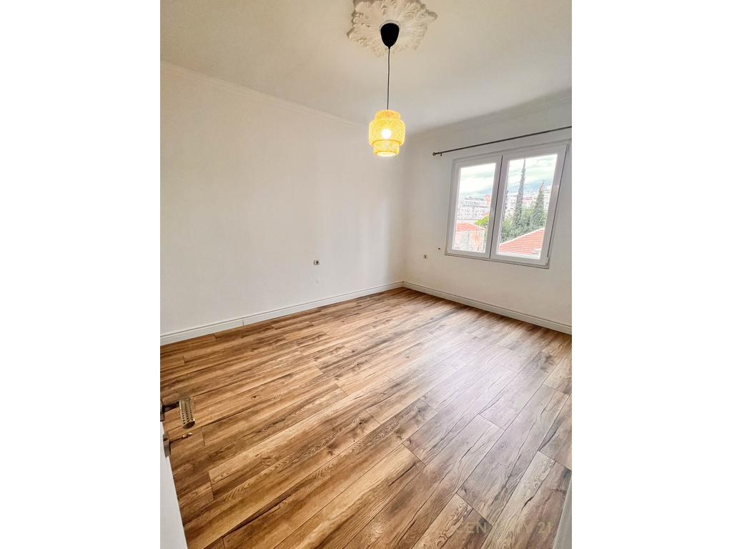 KAVAJES STREET WE OFFER FOR RENT A 2+1 LIVING OR OFFICE SPACE