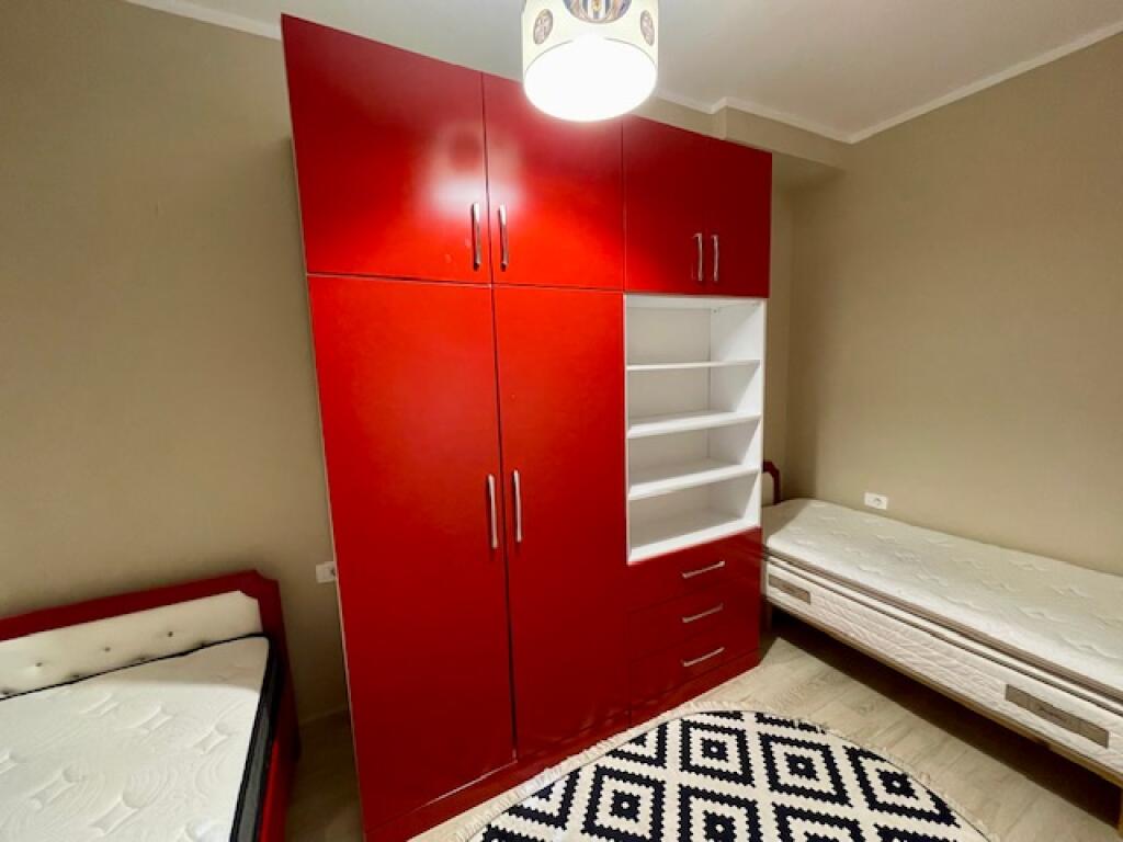 Jepet me QIRA apartament DUPLEX 2+1, Rezidenca "Kodra e Diellit" afër "Shkolla British"