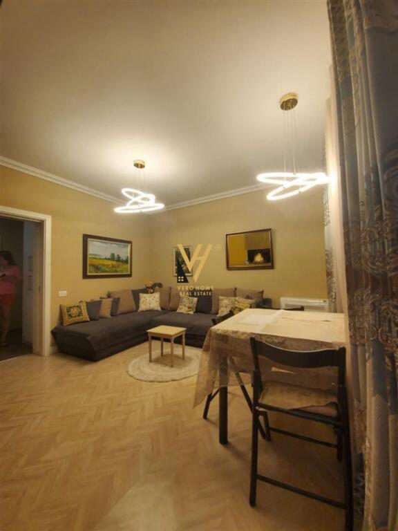 APARTAMENT 2+1+BLK ME QERA TEK RRUGA E DIBRES