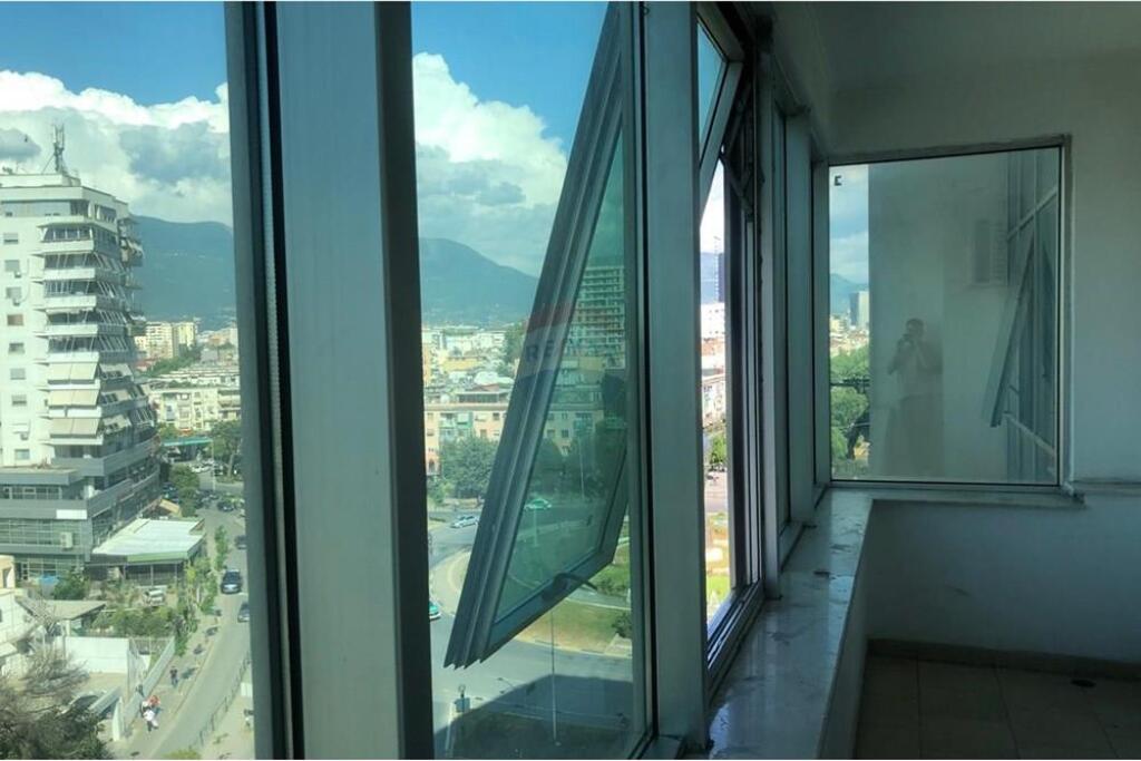 Office for Rent Zogu Zi