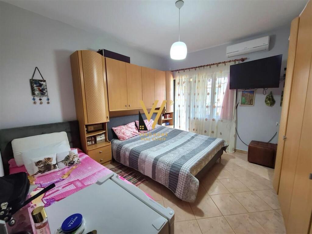 SHITET APARTAMENT 2+1+BLK TE RRUGA E DURRESIT