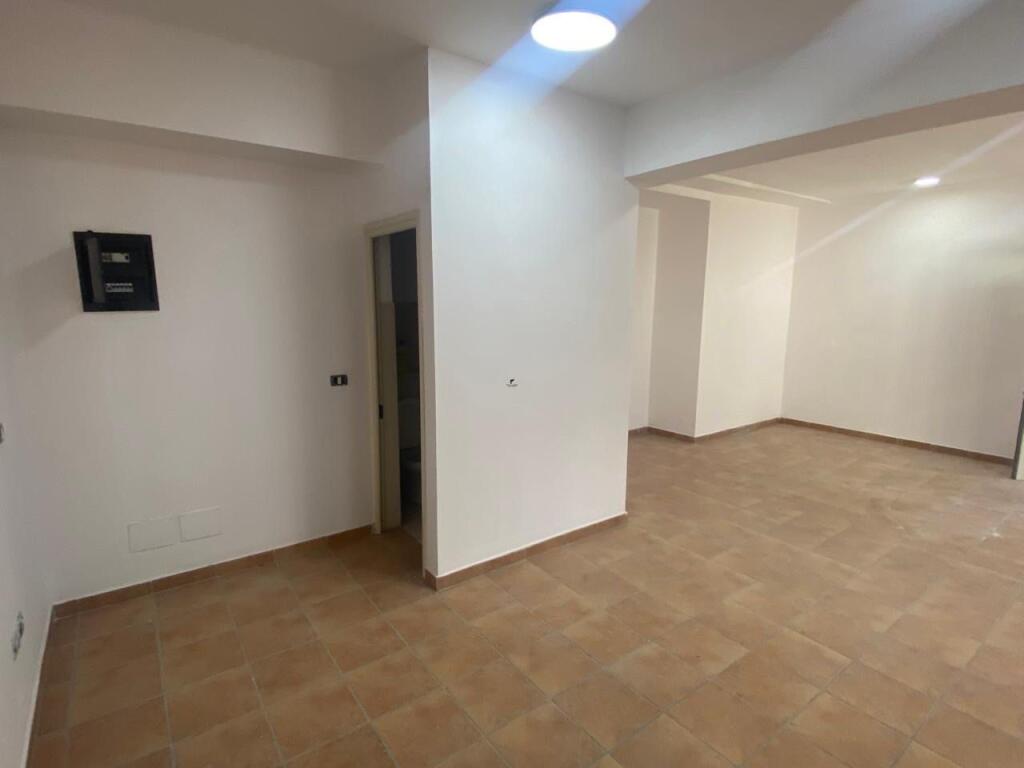 SHOP FOR RENT 80 M2 VASIL SHANTO