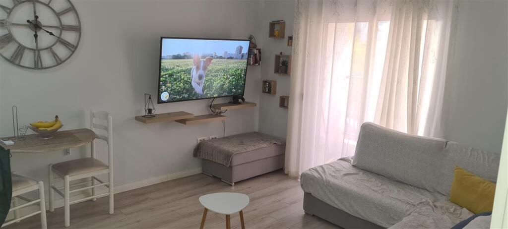 Shitet apartament 1+1 ne Don Bosko prane Viva Market