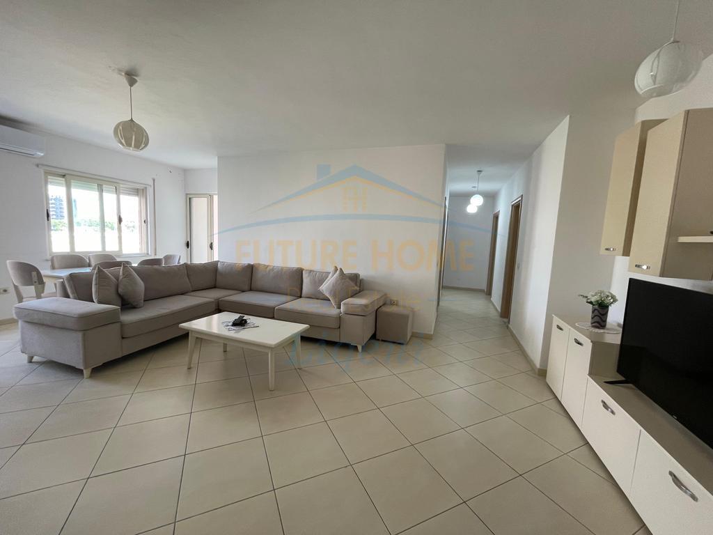 Shitet Apartament 3+1+2, Bulevardi i Ri, Tirane.