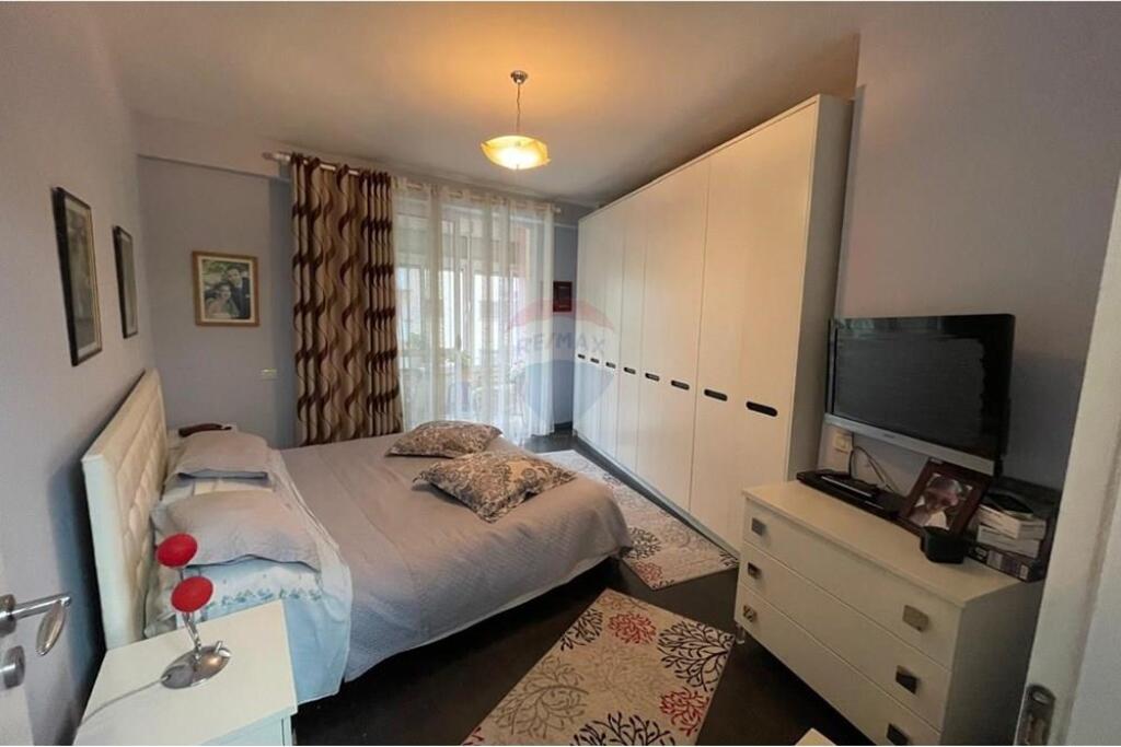 Shitet apartament 2+1, Astir