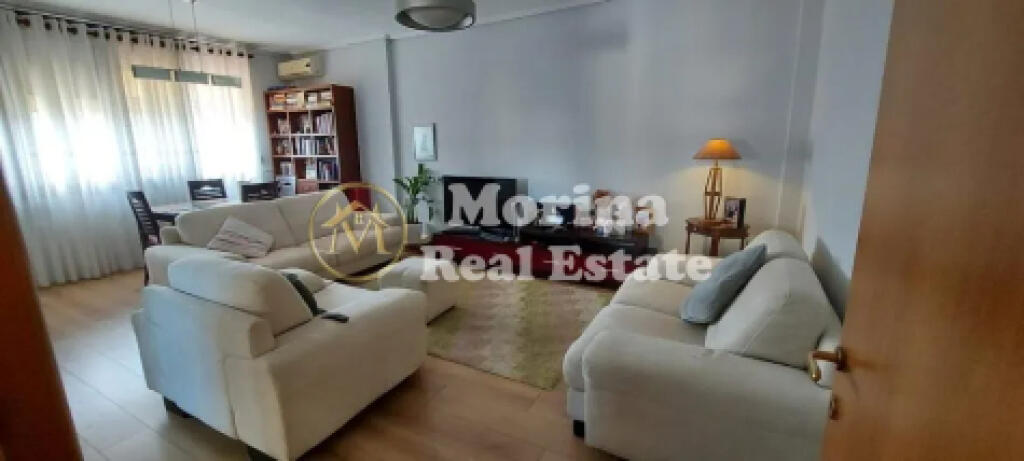 Qera, Apartament 2+1, Komuna Parisit