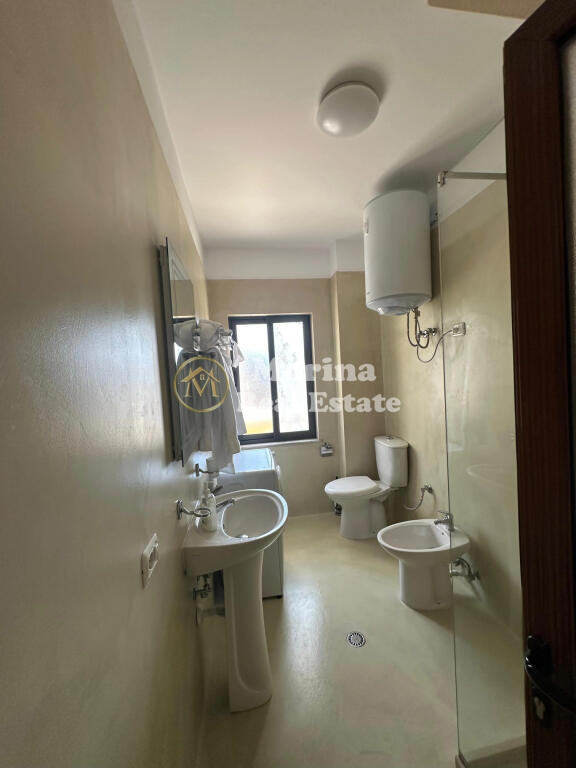 Apartament 2+1+3 ballkon, Me Qera, Pazari I Ri.