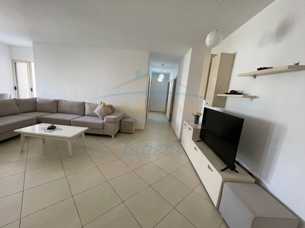 Shitet Apartament 3+1+2, Bulevardi i Ri, Tirane.