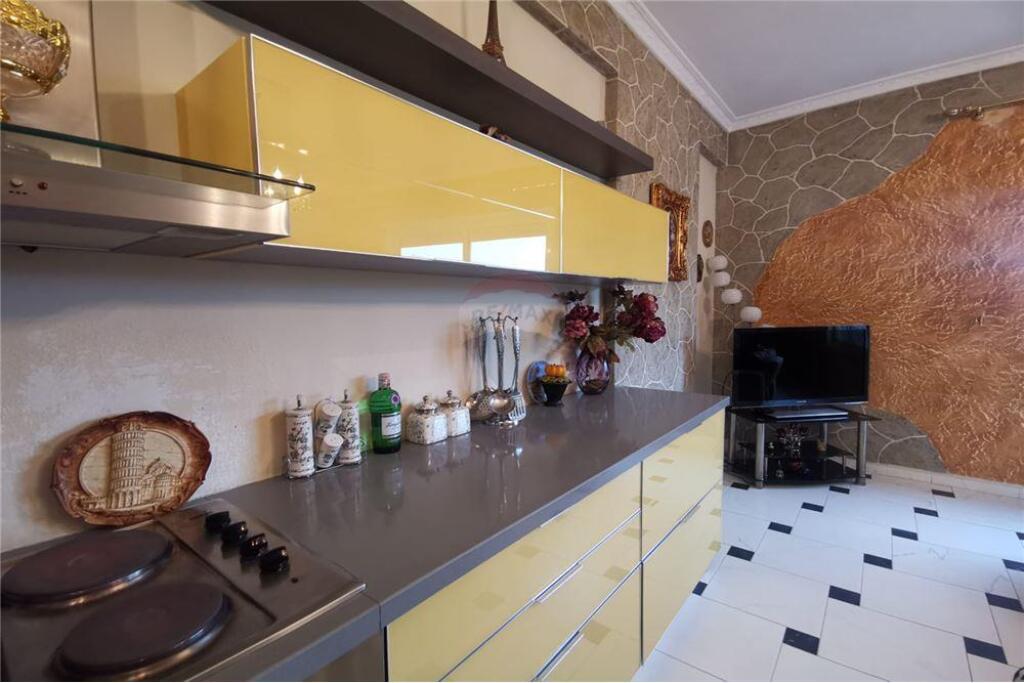 Apartment - For Rent - Botanical Garden, Tirana
