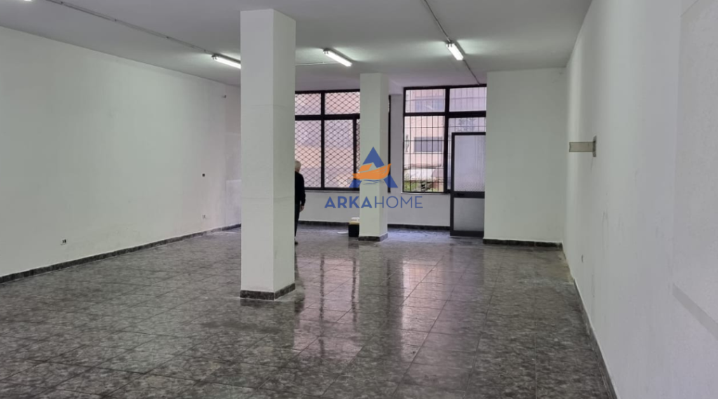 FOR SALE SHOP 110M2 AT THE BUILDING WITH ARROWS