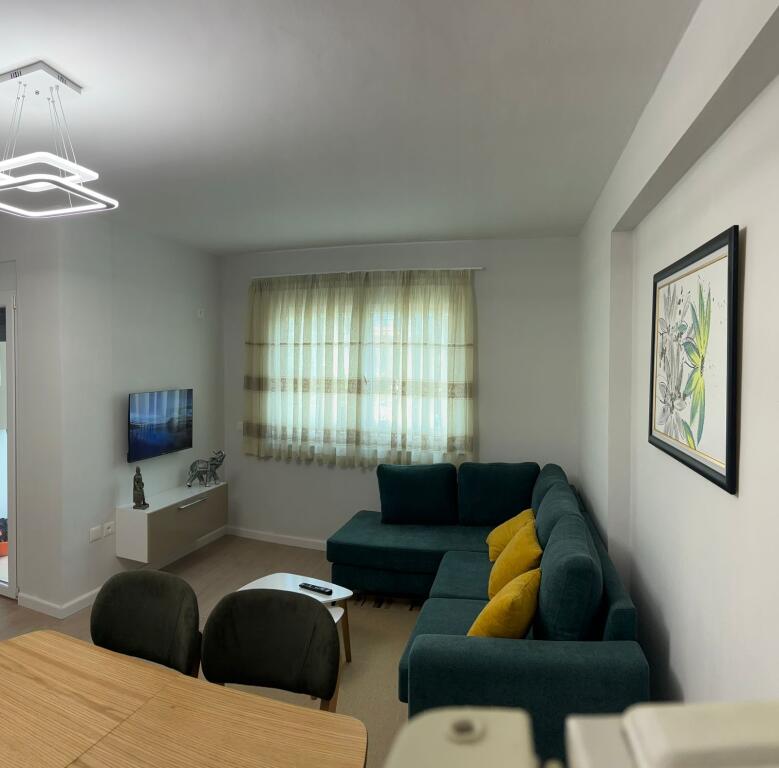 Apartament 1+1 me qira tek 5 Maji