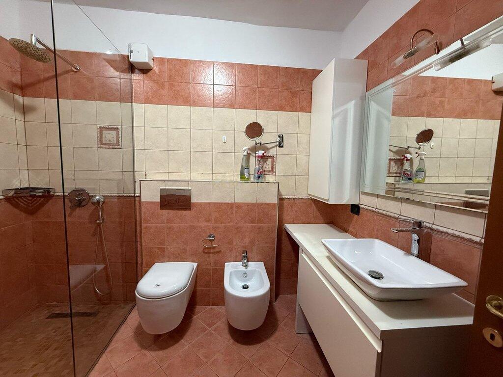 Apartament Me Qera 2+1 Tek Rruga Bardhyl (ID B221323) Tirane.