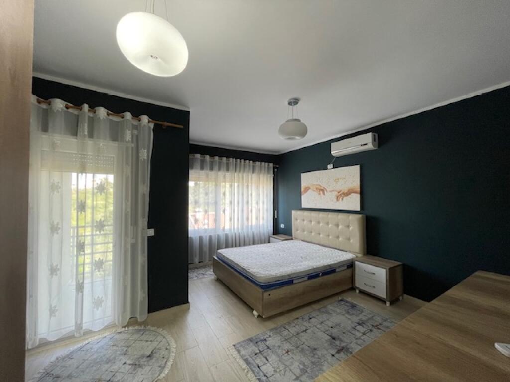 Jepet me QIRA apartament DUPLEX 2+1, Rezidenca "Kodra e Diellit" afër "Shkolla British"