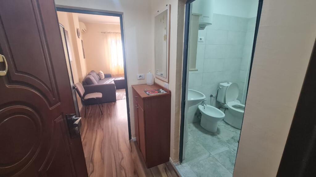 Garazhi në shitje më 21 dhjetor.