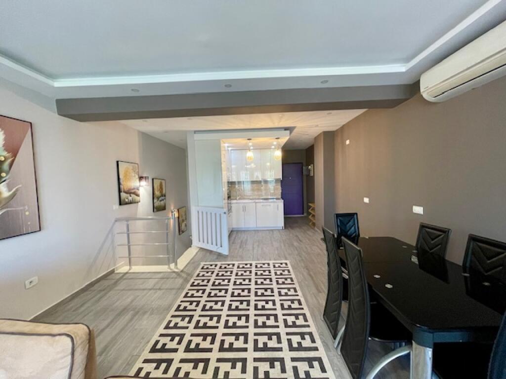 Jepet me QIRA apartament DUPLEX 2+1, Rezidenca "Kodra e Diellit" afër "Shkolla British"