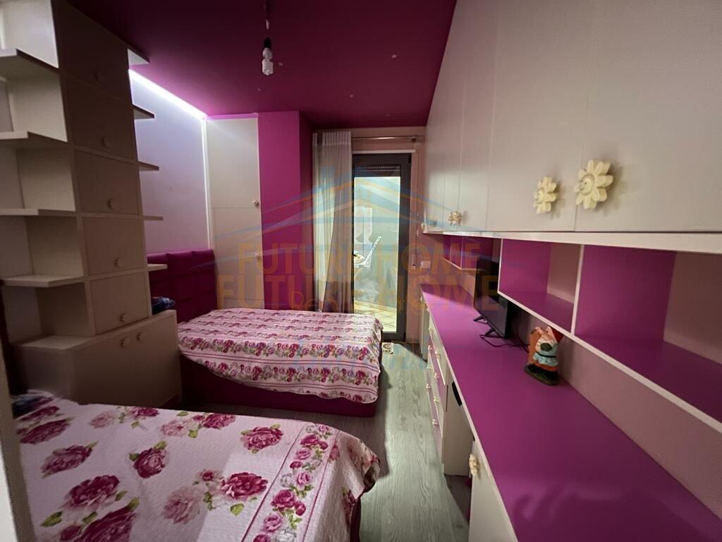 Shitet, Apartament 2+1+Parkim, Rruga e Kosovareve, Tirane.