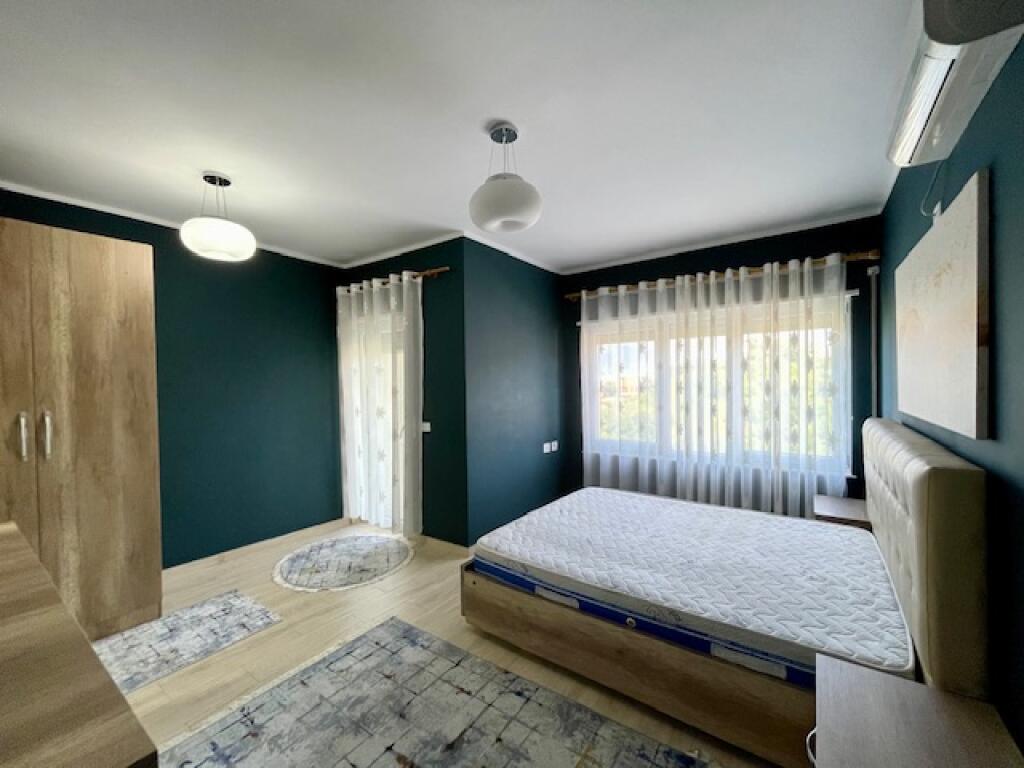 Jepet me QIRA apartament DUPLEX 2+1, Rezidenca "Kodra e Diellit" afër "Shkolla British"