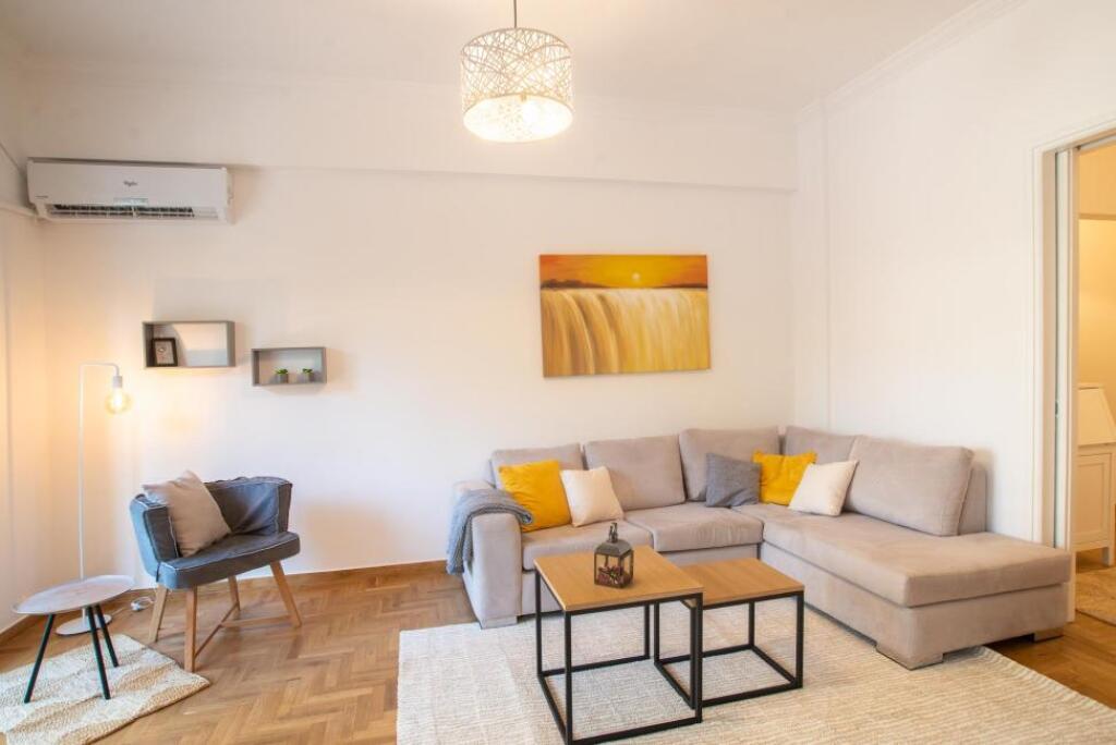 Apartament Me Qera 2+1 Tek Kompleksi Square 21 (ID B2201371) Tirane.