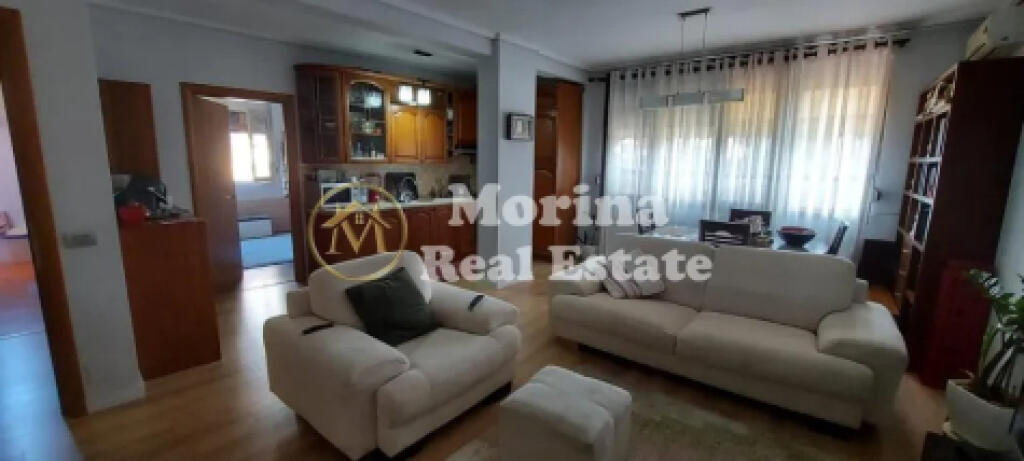 Qera, Apartament 2+1, Komuna Parisit