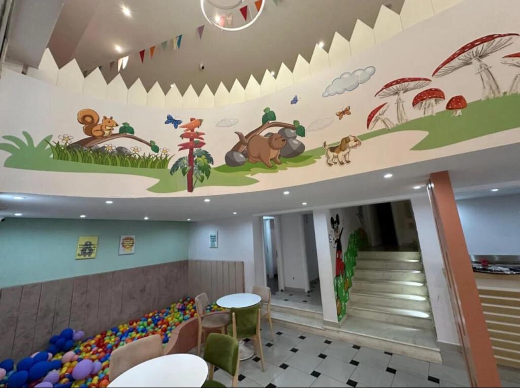 For sale, Business Environment, "Rr. Mine Peza", Tirana.