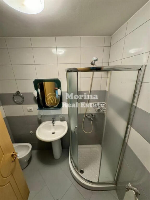 Qera, Apartament 3+1, Liqeni i Thate