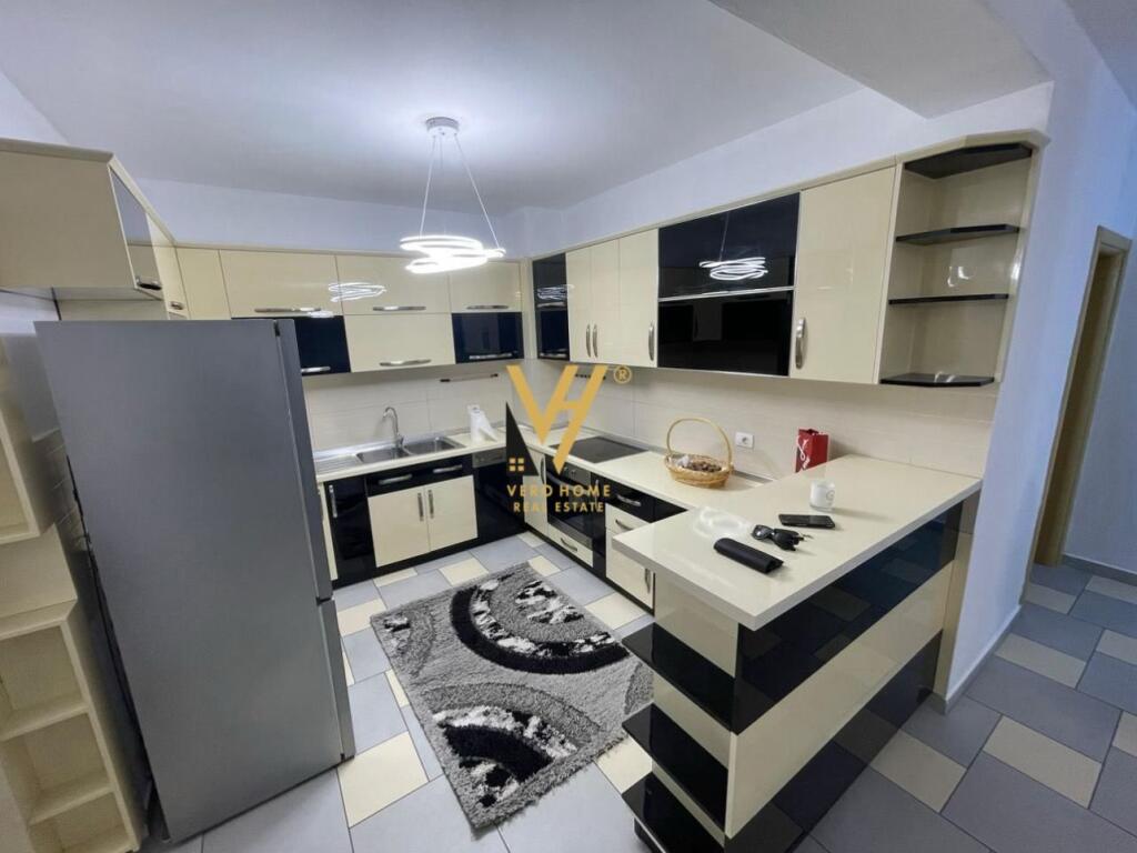 SHITET APARTAMENT 3+1+BLK TE LIQENI THATE