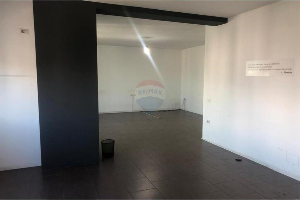 Office for Rent Zogu Zi
