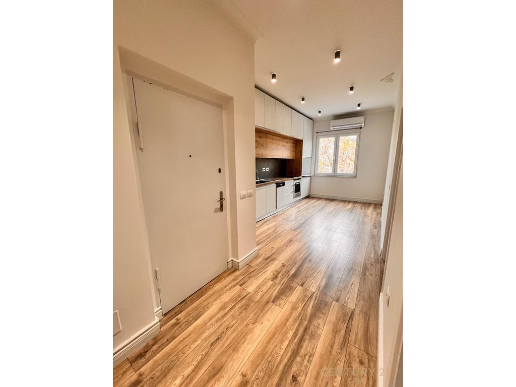 KAVAJES STREET WE OFFER FOR RENT A 2+1 LIVING OR OFFICE SPACE
