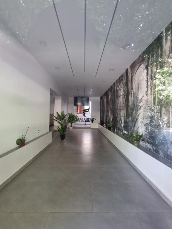 SHOP FOR RENT 55 M2 NEW MARKET