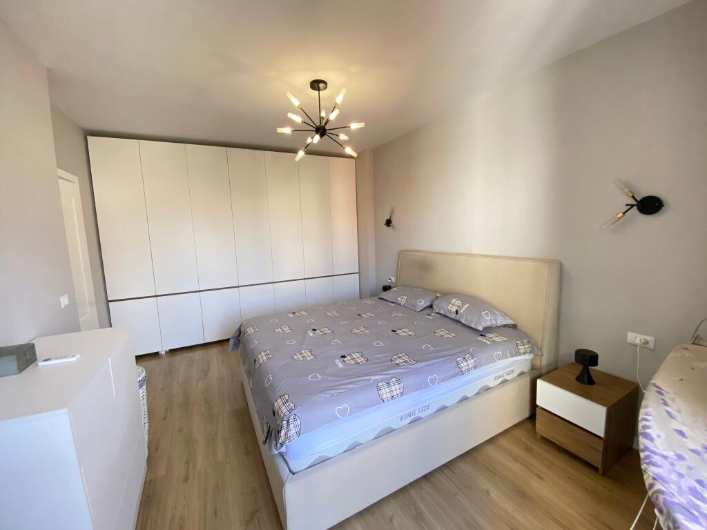 Apartament modern për shitje 2+1+depo pranë Kodrës së Diellit.