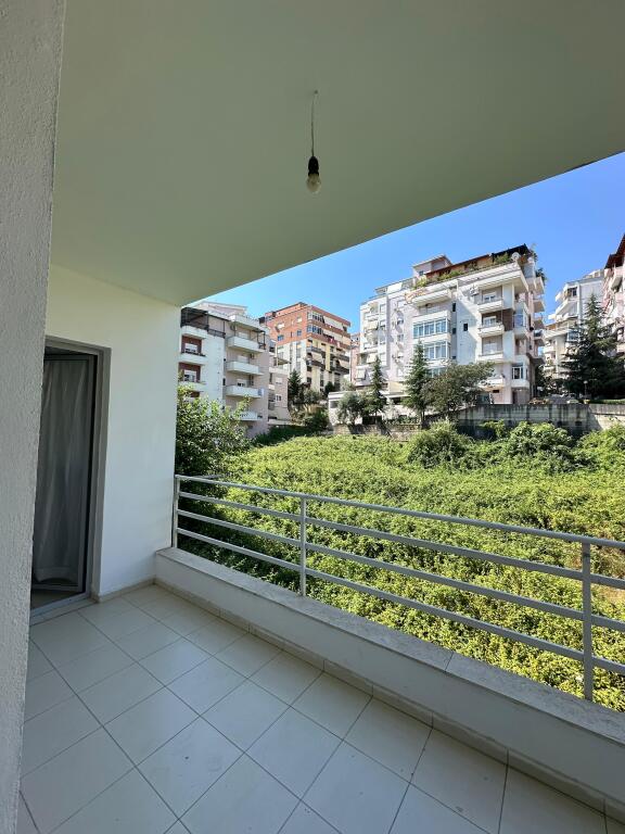 APARTAMENT 1+1 ME QERA, NE FRESK TEK PASTICERI MELISA, FRESK