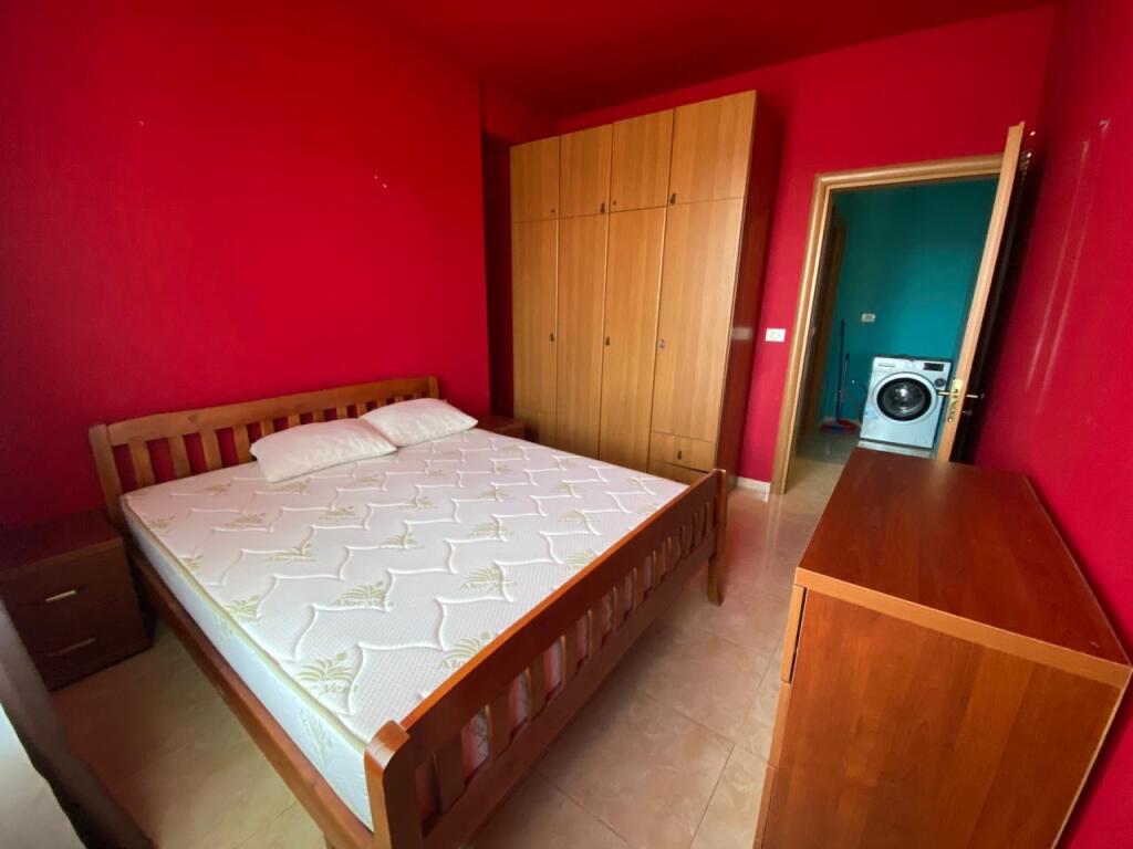 Jepet apartament 2+1+2 me qera ne Astir.
