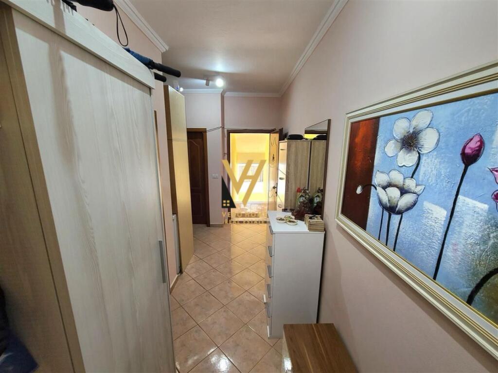SHITET APARTAMENT 2+1+BLK TE RRUGA E DURRESIT
