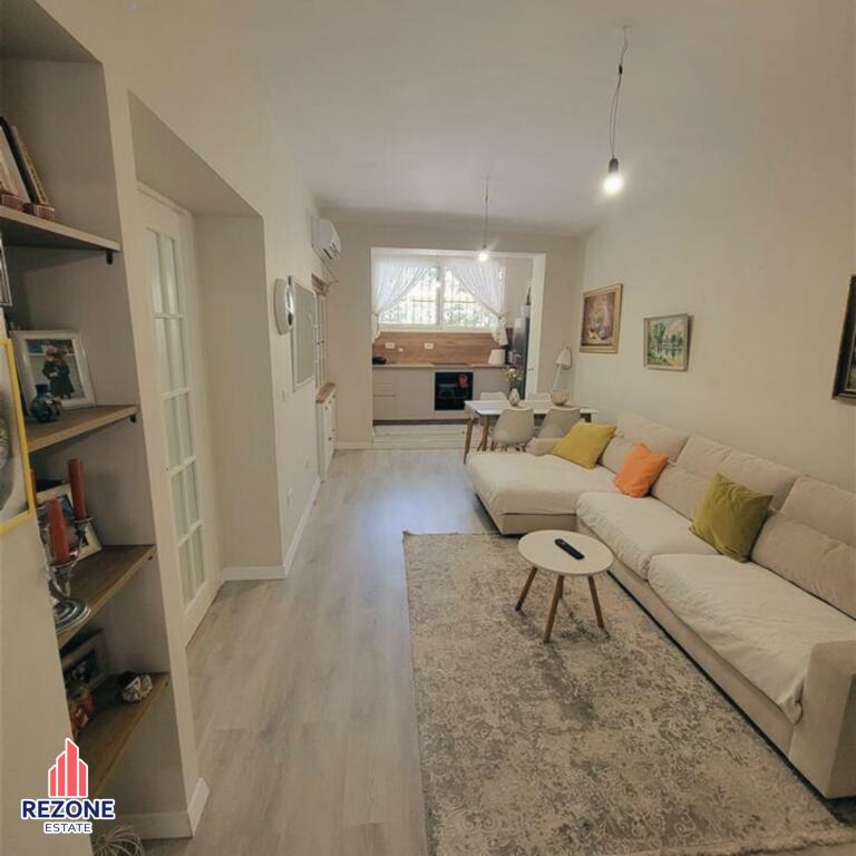 For sale Apartment 1+1, 400 meters from the center of Tirana