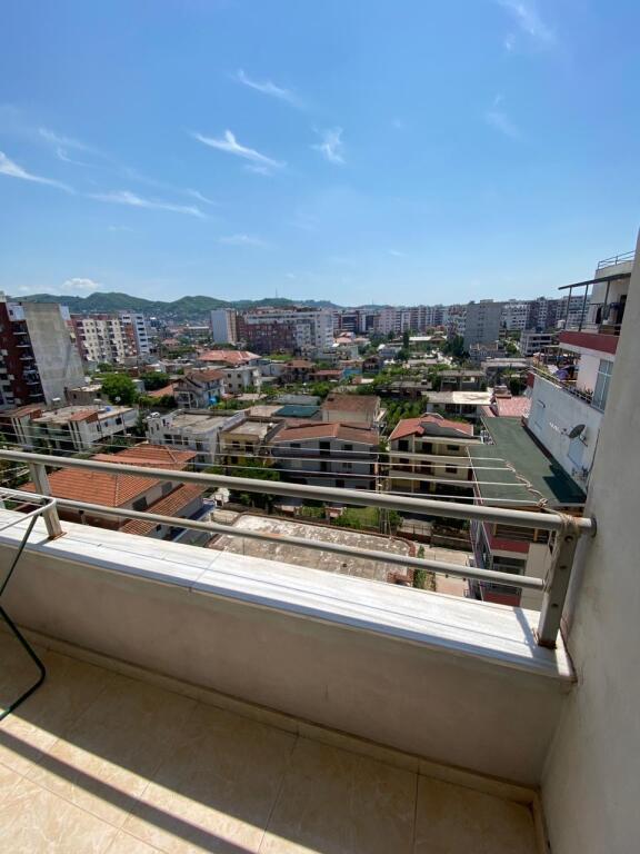 Jepet apartament 2+1+2 me qera ne Astir.