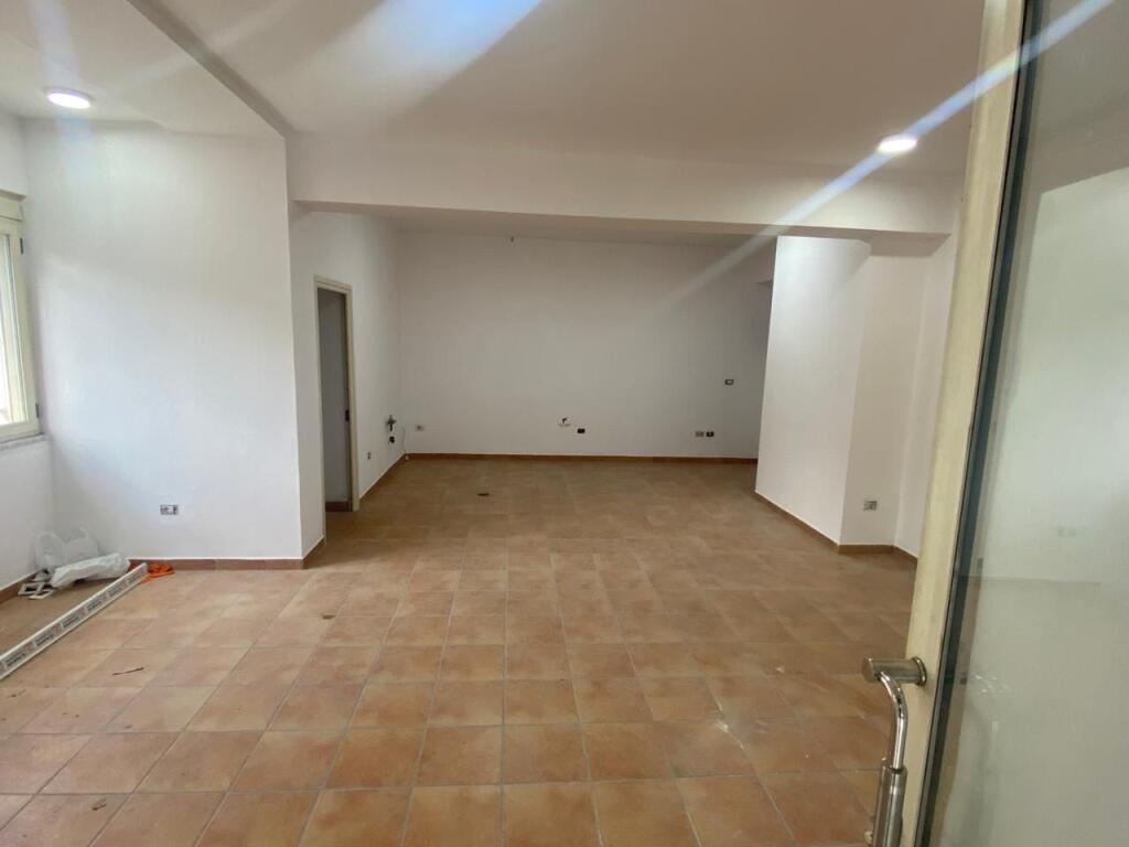 SHOP FOR RENT 80 M2 VASIL SHANTO