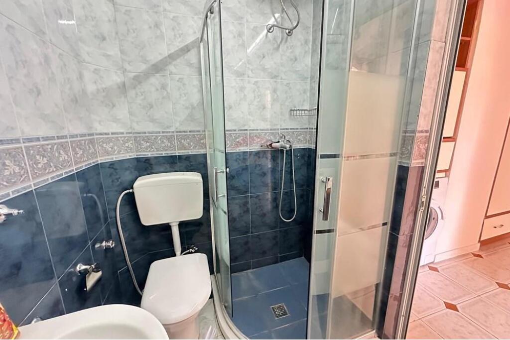 Apartament 2+1 për qira në Shallvaret
