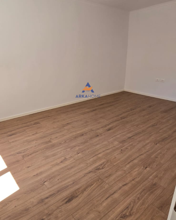FOR SALE APARTMENT 1+1 "TE MOZAIKU I TIRANES".