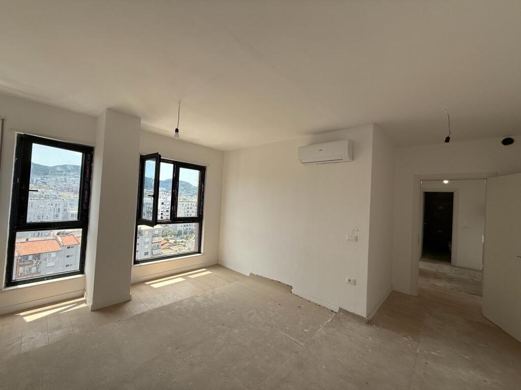 Jepet me Qira – Apartament 2+1 + Post Parkimi | Komuna e Parisit