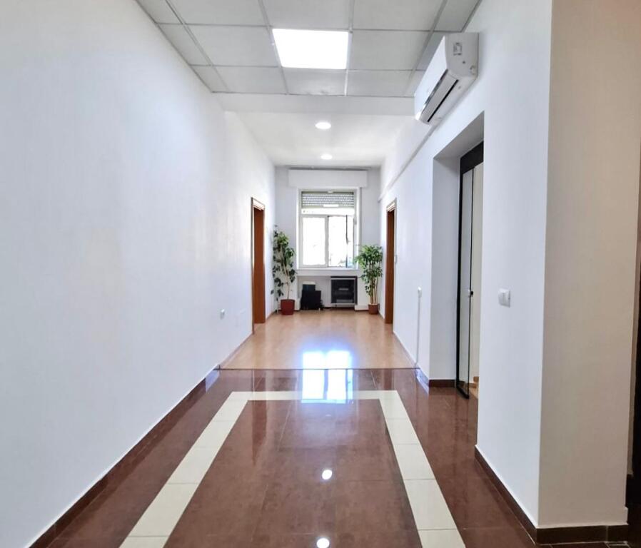 For Rent: Office (280m2) 📍Blloku / Twin Towers | 5 Work Rooms + Kitchen & 3wc